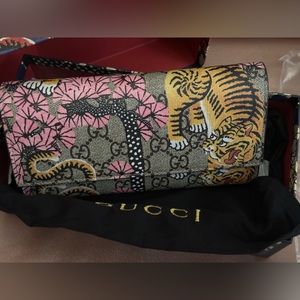 Gucci Bengal GG Supreme Long Wallet